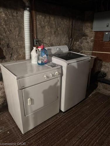304 Park Street, Hamilton, ON - Indoor Photo Showing Laundry Room