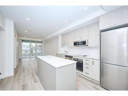 210-461 Green Road  Stoney Creek, ON L8E 5B4