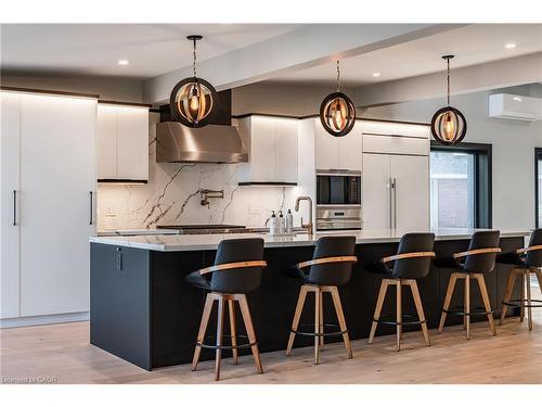 121 Edgecliffe Place, Burlington, ON - Indoor Photo Showing Kitchen With Upgraded Kitchen
