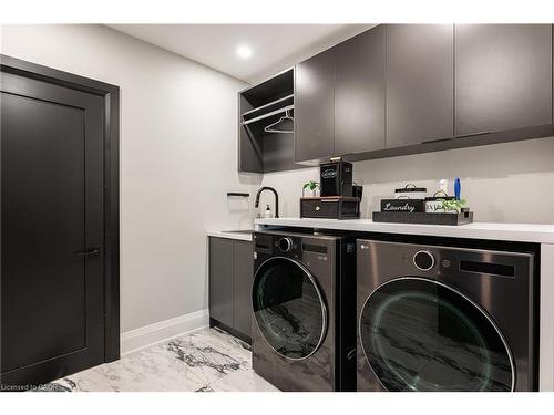 121 Edgecliffe Place, Burlington, ON - Indoor Photo Showing Laundry Room