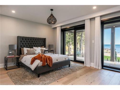 121 Edgecliffe Place, Burlington, ON - Indoor Photo Showing Bedroom