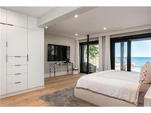 121 Edgecliffe Place, Burlington, ON - Indoor Photo Showing Bedroom
