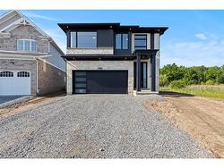 7455 Majestic Trail  Niagara Falls, ON L2H 3V9