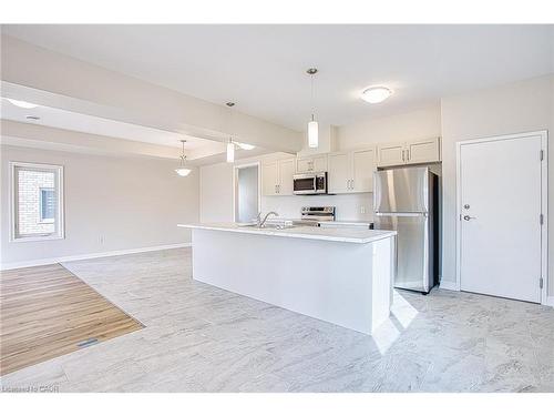 Upper-26 Willson Drive, Thorold, ON - Indoor Photo Showing Kitchen