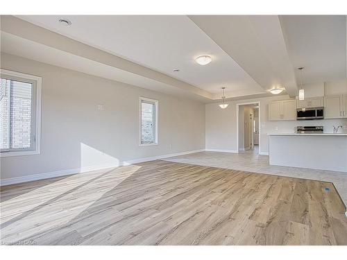 Upper-26 Willson Drive, Thorold, ON - Indoor Photo Showing Kitchen