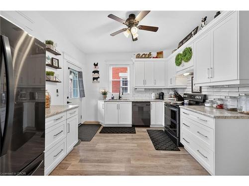 22 Griffith Street, Welland, ON - Indoor Photo Showing Kitchen With Upgraded Kitchen