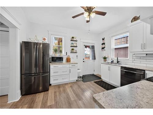 22 Griffith Street, Welland, ON - Indoor Photo Showing Kitchen