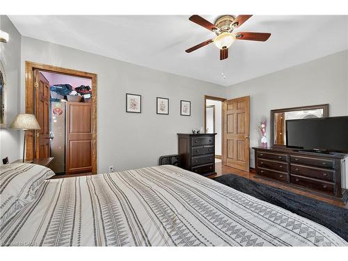 22 Griffith Street, Welland, ON - Indoor Photo Showing Bedroom