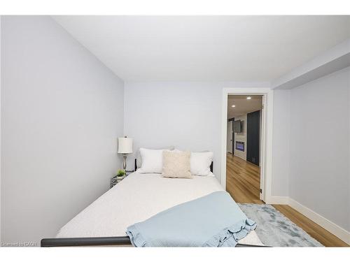 2214 Prospect Street, Burlington, ON - Indoor Photo Showing Bedroom
