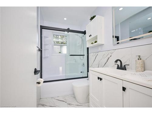 2214 Prospect Street, Burlington, ON - Indoor Photo Showing Bathroom