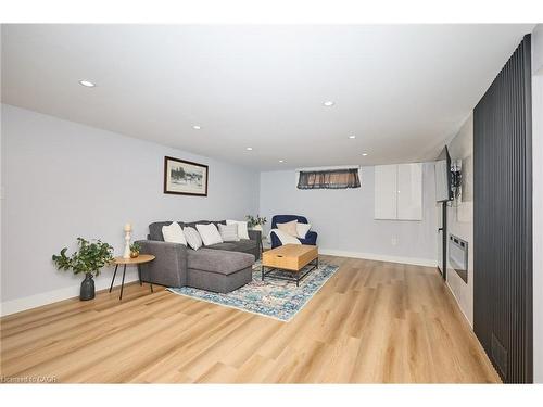 2214 Prospect Street, Burlington, ON - Indoor