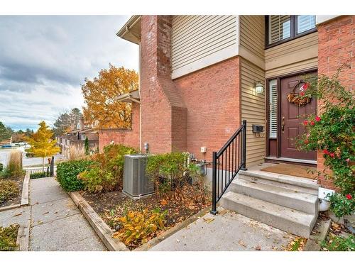 4-1509 Upper Middle Road, Burlington, ON - Outdoor