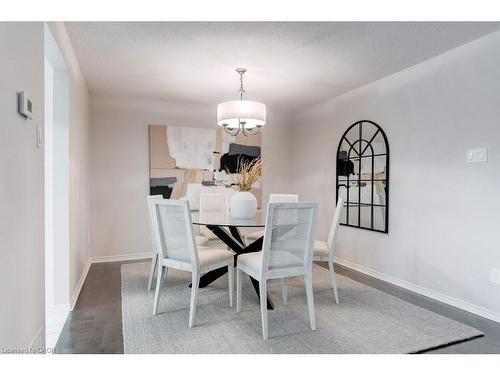 4-1509 Upper Middle Road, Burlington, ON - Indoor Photo Showing Dining Room