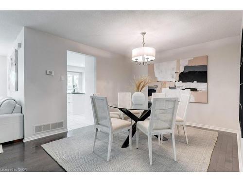 4-1509 Upper Middle Road, Burlington, ON - Indoor Photo Showing Dining Room