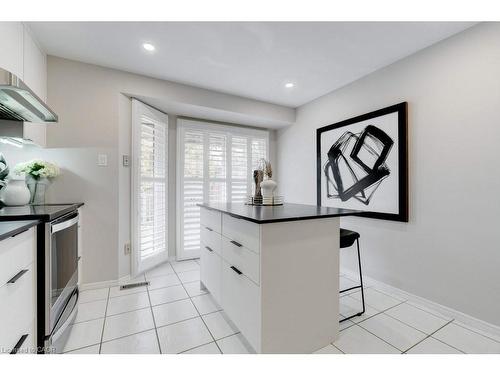 4-1509 Upper Middle Road, Burlington, ON - Indoor Photo Showing Other Room