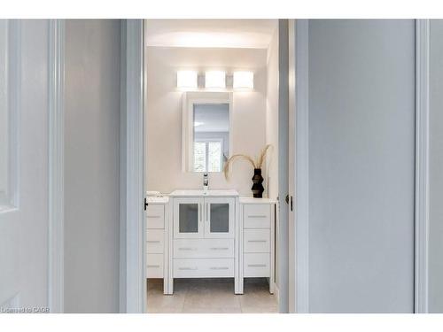 4-1509 Upper Middle Road, Burlington, ON - Indoor Photo Showing Bathroom