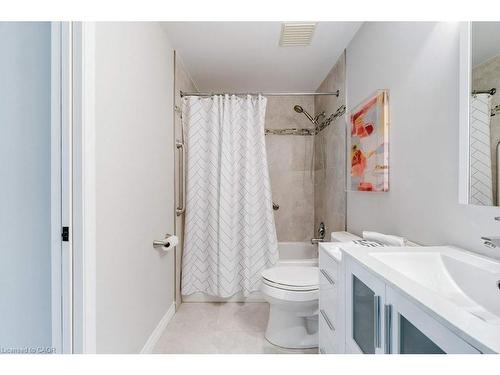 4-1509 Upper Middle Road, Burlington, ON - Indoor Photo Showing Bathroom
