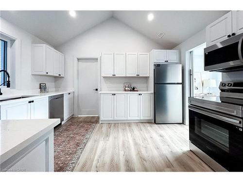 654 West 5Th Street, Hamilton, ON - Indoor Photo Showing Kitchen