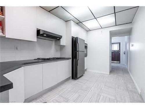 980 King Street E, Hamilton, ON - Indoor Photo Showing Kitchen