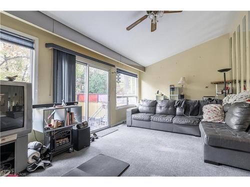 980 King Street E, Hamilton, ON - Indoor Photo Showing Living Room