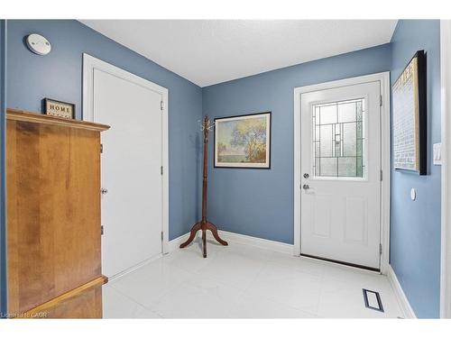 668 Tomahawk Crescent, Ancaster, ON - Indoor Photo Showing Other Room