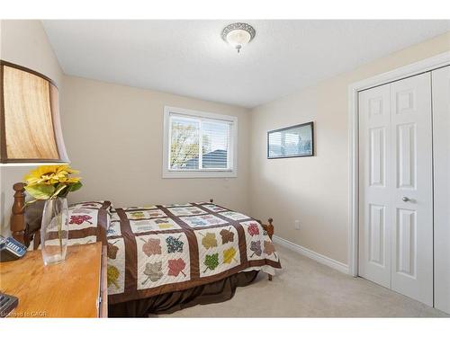 668 Tomahawk Crescent, Ancaster, ON - Indoor Photo Showing Bedroom