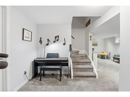668 Tomahawk Crescent, Ancaster, ON - Indoor Photo Showing Other Room