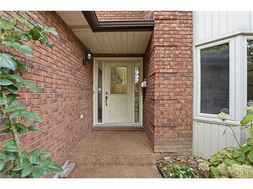 668 Tomahawk Crescent, Ancaster, ON - Outdoor With Exterior