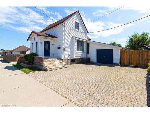 704 Roxborough Avenue  Hamilton, ON L8H 1S5