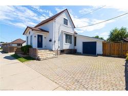 704 Roxborough Avenue  Hamilton, ON L8H 1S5