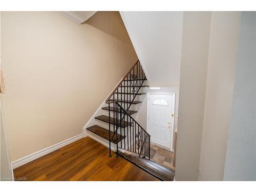 1548 Westminster Place, Burlington, ON - Indoor Photo Showing Other Room