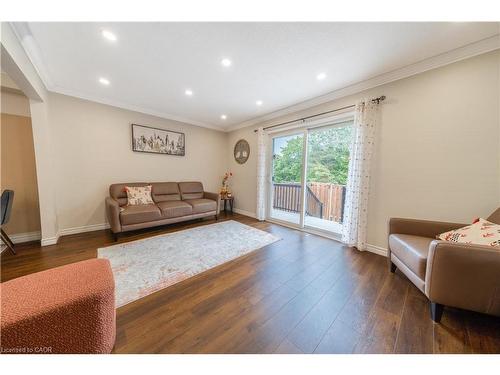 1548 Westminster Place, Burlington, ON - Indoor Photo Showing Living Room