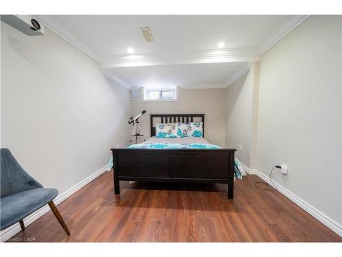 1548 Westminster Place, Burlington, ON - Indoor Photo Showing Bedroom