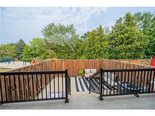 1548 Westminster Place, Burlington, ON - Outdoor