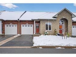 9 Manitoulin Trail  Glanbrook, ON L9B 2X8