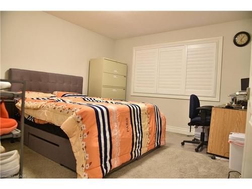 1930 Jim Hebb Way, London, ON - Indoor Photo Showing Bedroom