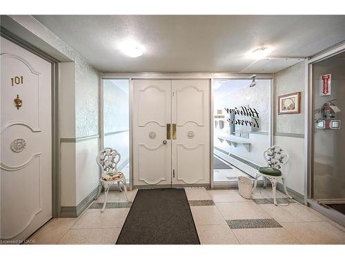 405-107 St Josephs Drive, Hamilton, ON - Indoor Photo Showing Other Room