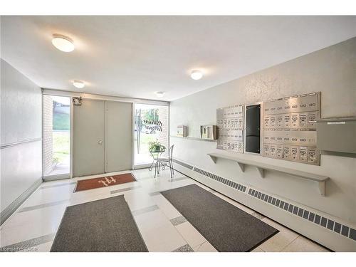 405-107 St Josephs Drive, Hamilton, ON - Indoor Photo Showing Other Room