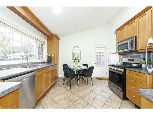 5433 Spruce Avenue, Burlington, ON - Indoor Photo Showing Kitchen With Double Sink