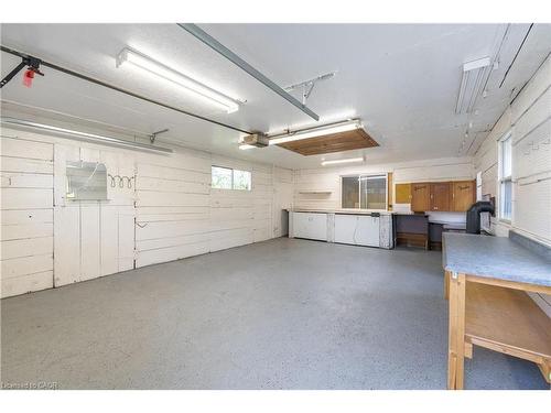 5433 Spruce Avenue, Burlington, ON - Indoor Photo Showing Garage