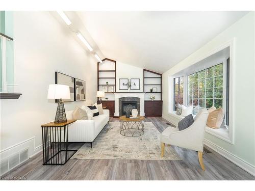 5433 Spruce Avenue, Burlington, ON - Indoor Photo Showing Living Room With Fireplace