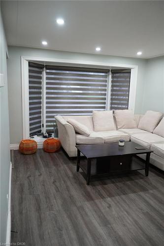 34 Appalachian Crescent, Kitchener, ON - Indoor Photo Showing Living Room