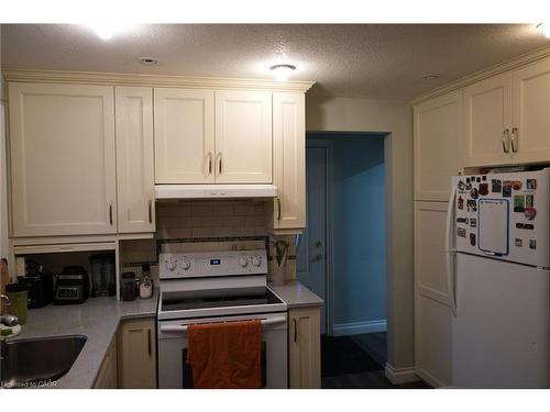 34 Appalachian Crescent, Kitchener, ON - Indoor Photo Showing Kitchen