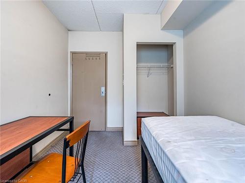 206-251 Lester Street, Waterloo, ON - Indoor Photo Showing Bedroom