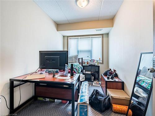 206-251 Lester Street, Waterloo, ON - Indoor Photo Showing Office