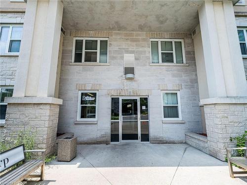 206-251 Lester Street, Waterloo, ON - Outdoor