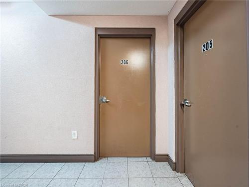 206-251 Lester Street, Waterloo, ON - Indoor Photo Showing Other Room