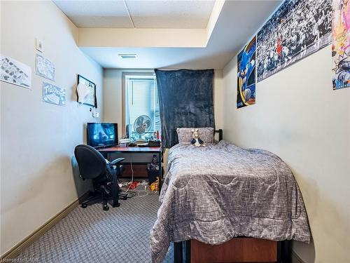 206-251 Lester Street, Waterloo, ON - Indoor Photo Showing Bedroom