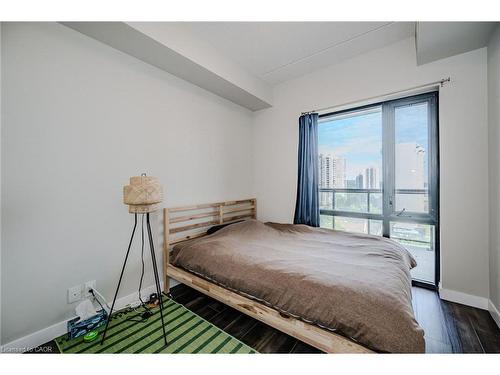 610-15 Queen Street S, Hamilton, ON - Indoor Photo Showing Bedroom
