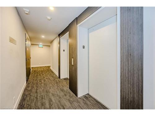 610-15 Queen Street S, Hamilton, ON - Indoor Photo Showing Other Room